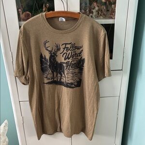 Port & Company Brown Graphic T-Shirt with Deer Design euc sz L